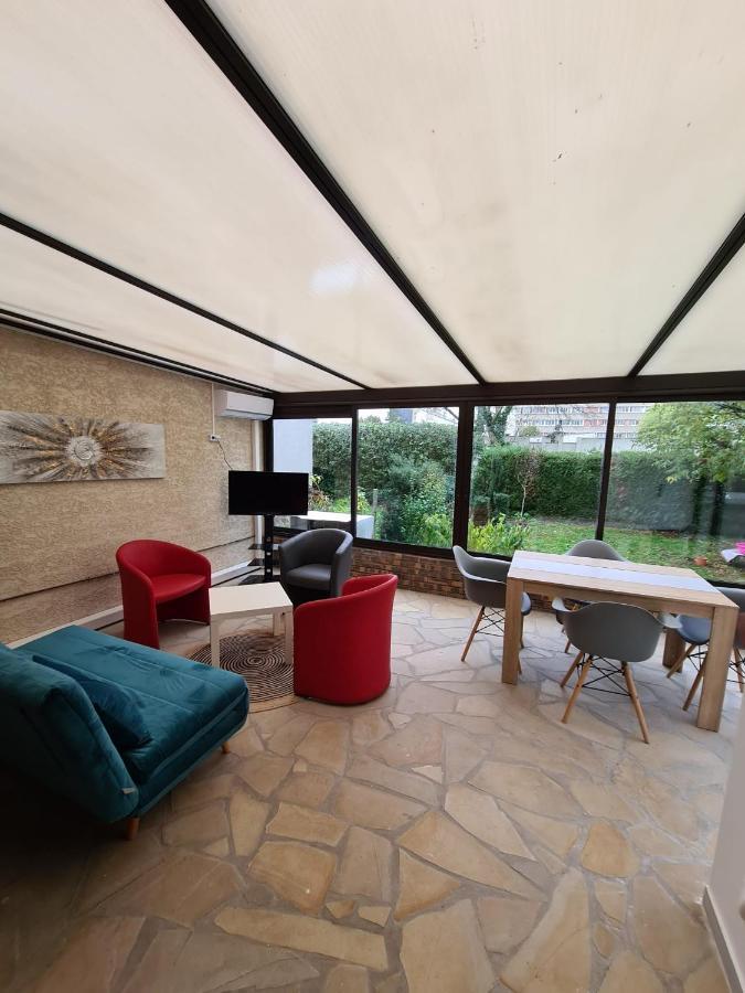 Studio Independant Et Bien Equipe Avec Veranda Commune Neuilly-sur-Marne Exterior photo
